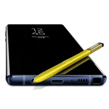 ležící Samsung Galaxy Note9 a S Pen