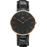 Daniel Wellington model Reading Rose…
