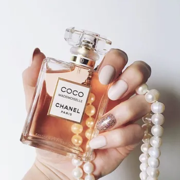 svěží parfémová voda flakon Chanel Coco Mademoiselle