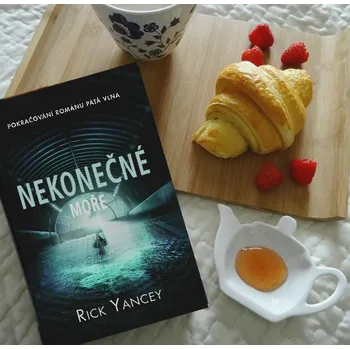 croissant kniha nekonečné moře