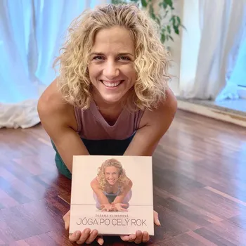 kniha Jóga po celý rok a autorka Zuzana Klingrová