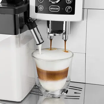 příprava cappuccina kávovar De'Longhi Magnifica Compact ECAM 23.460.W