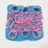 DogLemi IQ Candy čmuchací kobereček 45 x 45 cm modrý/růžový