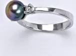 Stříbrný prsten s přírodní perlou…