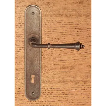 Dveřní kování M&T FM 315.WCM90 kovaná klika se štítkem pro WC zámek 90 mm