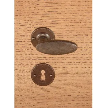 Dveřní kování M&T FM 334.WC kovaná klika s rozetou a WC mechanismem pro WC zámek