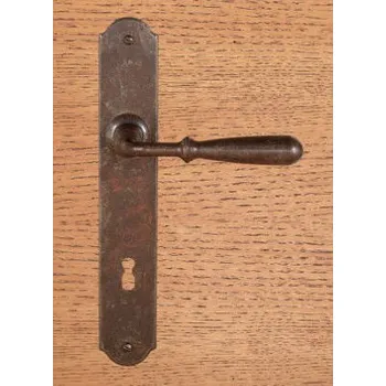 Dveřní kování M&T FM 030.Y90 kovaná klika se štítkem pro cylindrický zámek 90 mm