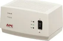 Přepěťová ochrana APC Line-R 1200VA Automatic Voltage Regulator, stabilizátor napětí 230V