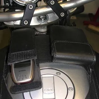 Zavazadlo na motocykl Yamaha Kapsy pro pás V-Skin na Yamaha BT 1100