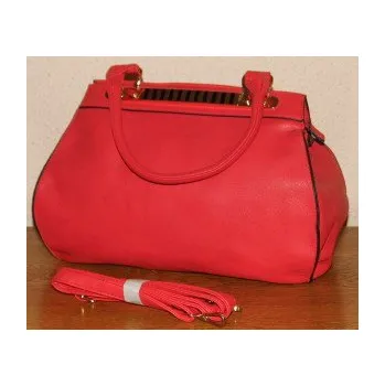 Kabelka Kabelka červená se zlatým kováním (Trendy kabelka červená)