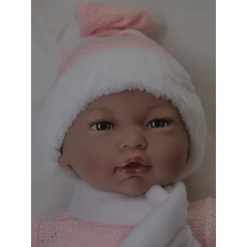 Panenka Holčička Alba v zimním oblečení se šálkou od firmy Guca (Realistické miminko ze Španělska)