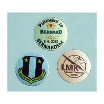 Emblém s libovolným textem nebo logem (na medaile, poháry, plakety a trofeje)