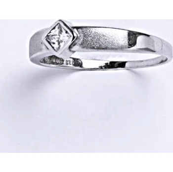 Prsten Stříbrný prsten s čirým zirkonem a pískováním T 1114