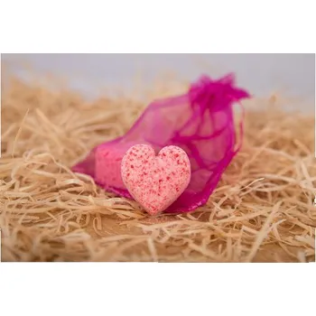 bomba do koupele Šumivá srdíčka do vany Be2la® (2 x 15 g) - levandule