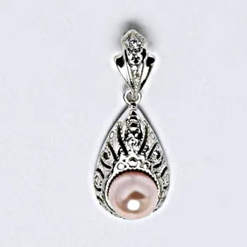 Přívěsek Stříbrný přívěšek s umělou růžovou perlou 6 mm, šperk P 1218/1