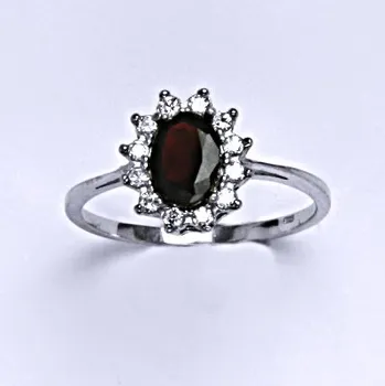 Prsten Stříbrný prsten Kate, přírodní granát, čiré zirkony, T 1480