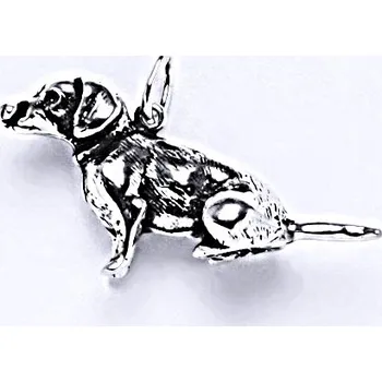 Přívěsek Stříbrný přívěšek, figurka sedící jezevčík, přívěšek ze stříbra s patinou, P 304