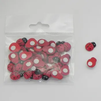 Zahradní dekorace Beruška lepítko dřevo S/36 červená (HEE-12604)