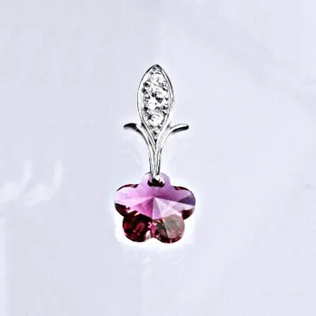 Přívěsek Stříbrný přívěšek s krystalem Swarovski fuchsia, kytka P 1404