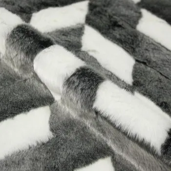 Kožešina šedo-bílá, cikcak vzor, š.155