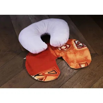 Dekorativní polštářek Podkova - límec krční páteře z ovčí vlny