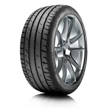 Letní osobní pneu Kormoran Ultra High Performance 215/45 R17 87 W