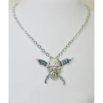 Náhrdelník Náhrdelník s bohatě zdobeným přívěskem kameny v modré barvě.