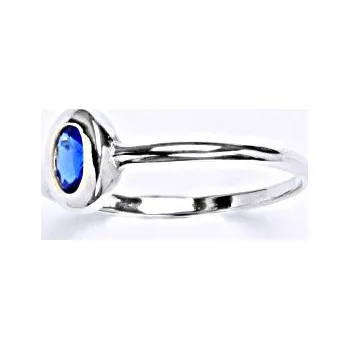 Prsten Stříbrný prsten se spinelem T 1124