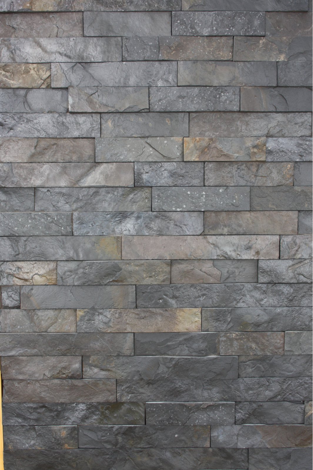 Přírodní štípaná břidlice Nera Grigio tl. 10-30 mm, obklad 4 x řezaný, výšky 5 cm (Obklad 4 x řezaný tl. 10-30 mm, výška 5 cm, délka různá)