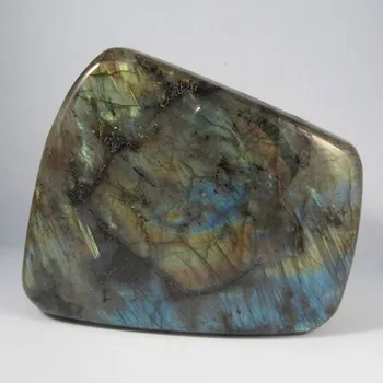 Přírodní kámen Labradorit z Madagaskaru 10.5x11.6cm