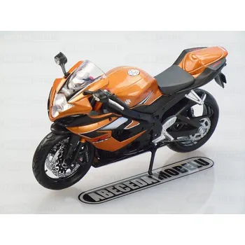autíčko Suzuki GSX-R1000 (sběratelský model, určeno pouze k vystavení)