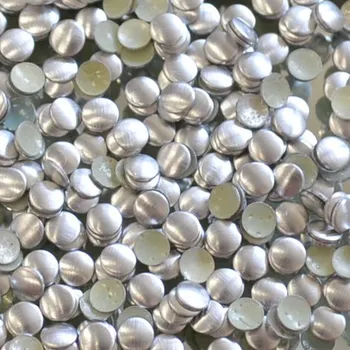 kovové hot-fix kameny barva 04 stříbrná mat velikost 3mm, balení 100 nebo 500ks barva: hot-fix kovový barva 04 stříbrná mat, velikost: velikost 3mm, prodejní balení: balení 100ks