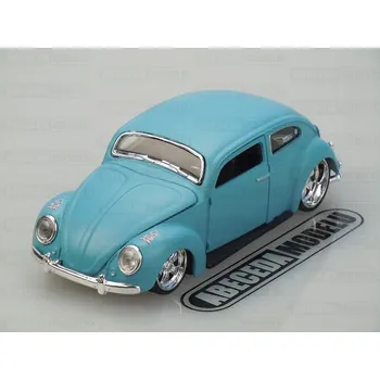 autíčko VW Beetle (sběratelský model, určeno pouze k vystavení)
