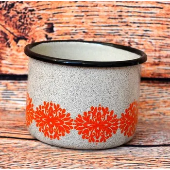 Bílý plechový smaltovaný hrneček Květiny