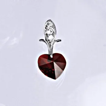 Přívěsek Stříbrný přívěšek s krystalem Swarovski siam, srdce P 1404