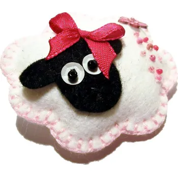 Brož Petra Truszyková Brož plstěná - ovečka