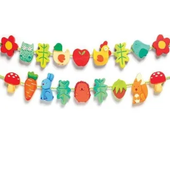 Dřevěná hračka Djeco DJ06167 Navlékání v zahradě