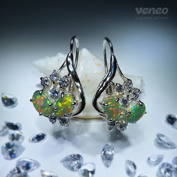 Náušnice Penelope – náušnice se zelenými opály a čirými zirkony, Materiál: Bílé zlato, ryzost 585/1000