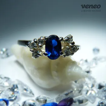 Prsten Dafné - prsten se safírem a čirými zirkony, Materiál: Růžové zlato, ryzost 585/1000