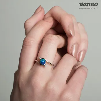 Prsten Nefelé - prsten s tmavě modrým opálem a čirými zirkony, Materiál: Růžové zlato, ryzost 585/1000