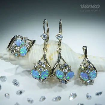 Souprava šperků Penelope – sada šperků se světle modrými opály a čirými zirkony, Materiál: Růžové zlato, ryzost 585/1000