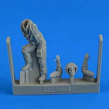 Plastikový model Aerobonus 1/48 Russian Fighter Pilot on the ladder