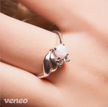 Prsten Vega – prsten s australským opálem a čirými zirkony, Materiál: Růžové zlato, ryzost 585/1000