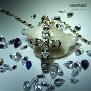 Přívěsek Kříž 3020 - přívěsek s čirými zirkony, Materiál: Bílé zlato, ryzost 585/1000