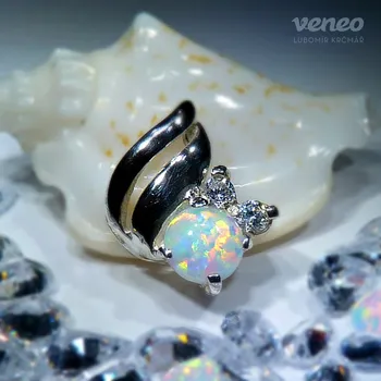 Přívěsek Vega - přívěsek s australským opálem a čirými zirkony, Materiál: Bílé zlato, ryzost 585/1000