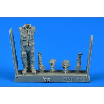 Plastikový model Aerobonus 1/48 Soviet Aircraft Mechanic - the period of the Warsaw pact (1)