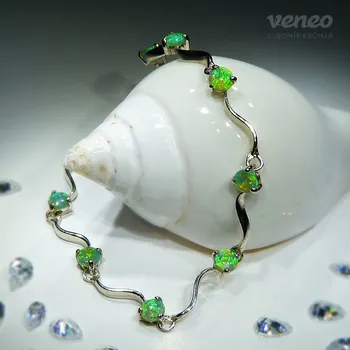 Náramek Vlnka - náramek se zelenými opály, Materiál: Bílé zlato, ryzost 585/1000