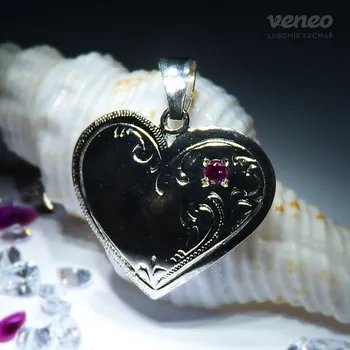 Přívěsek Srdce 3070 - přívěsek ve tvaru srdce s rubínem , Materiál: Bílé zlato, ryzost 585/1000