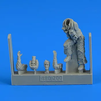 Plastikový model Aerobonus 1/48 USAF Fighter Pilot on the ladder