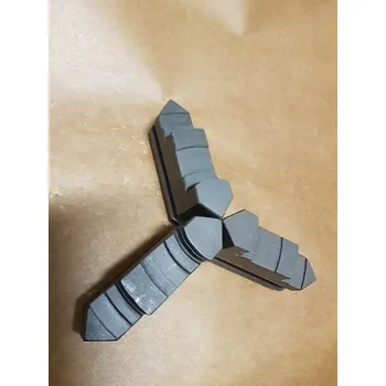 Sklíčidlo Tvrdé oboustranné čelisti do staršího typu univerzálního sklíčidla US - 315/3 (TOS - do sklíčidla US - starší provedení. Průměr sklíčidla - 315 mm, počet čelistí - 3. Určeno do starých sklíčidel. Upínací rozměry jsou jiné než současné čelisti. Rozměry Vám